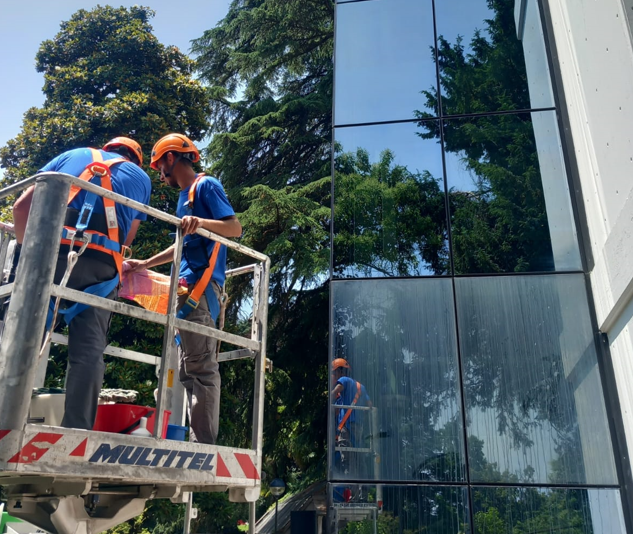 BFG Global Service - Pulizia vetri in altezza